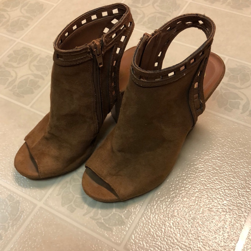 Coconuts by Matisse peep bootie suede